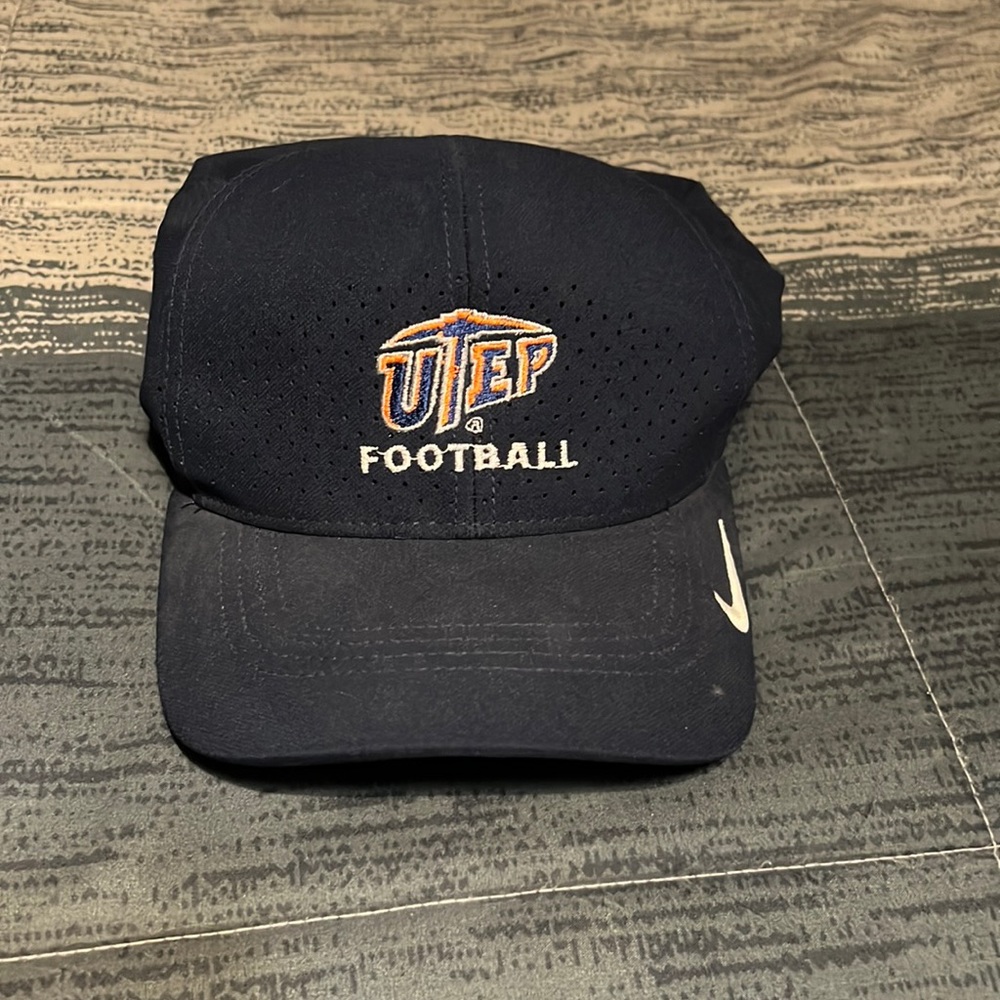 Nike football collegiate hat